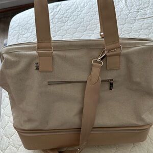 Beis Weekender Bag in Beige